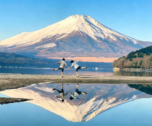 Six Must-Visit Photo Spots for Mount Fuji + Flower Viewing
