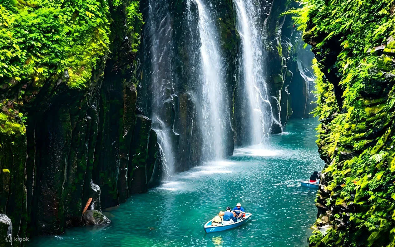 Takachiho Gorge and shrines one-day tour